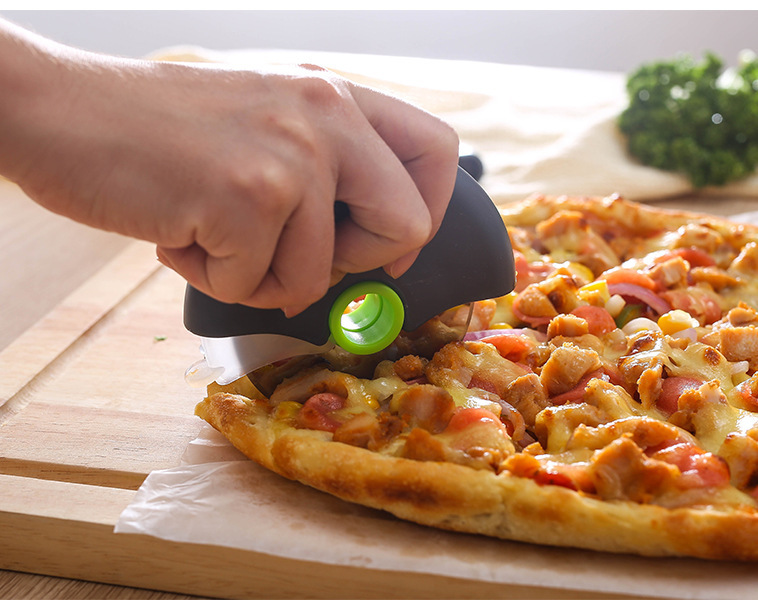 Pizza Cutter with Wheel Slicer and Plastic Protective Guard